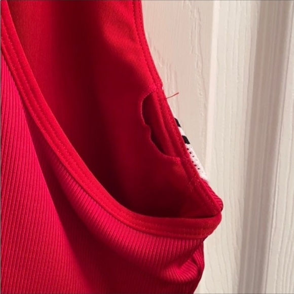 Mondetta Ribbed Red Workout Crop Top - Picture 5 of 7